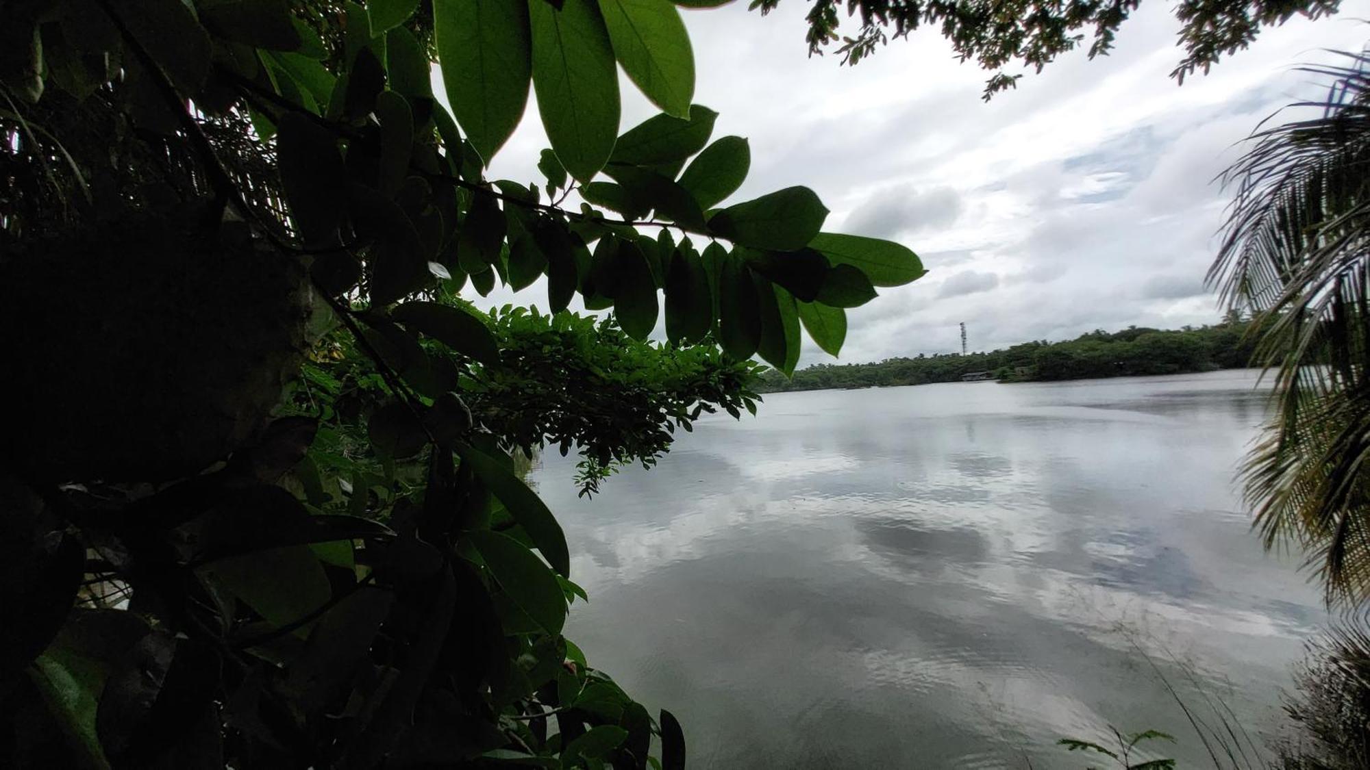 Lake Wave Hotel Anuradhapura Esterno foto